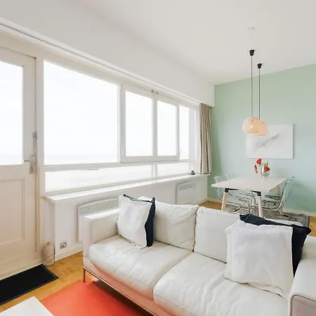 Comfortable In With Sea Views *