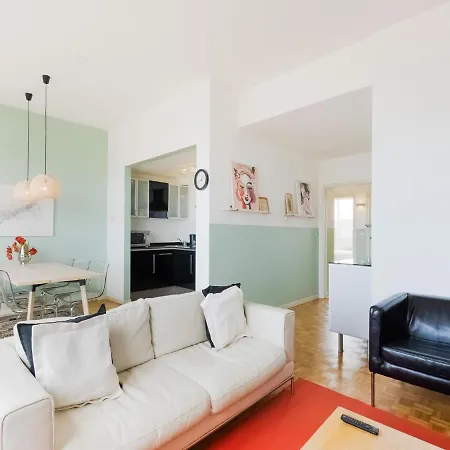 Comfortable In With Sea Views Apartment *